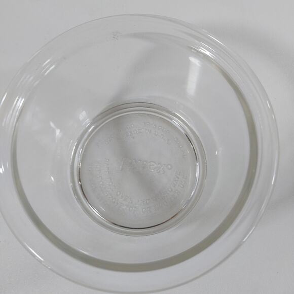 Pyrex 8200 1⅔ Cup Clear Glass Bowl 390 ml - Picture 2 of 4